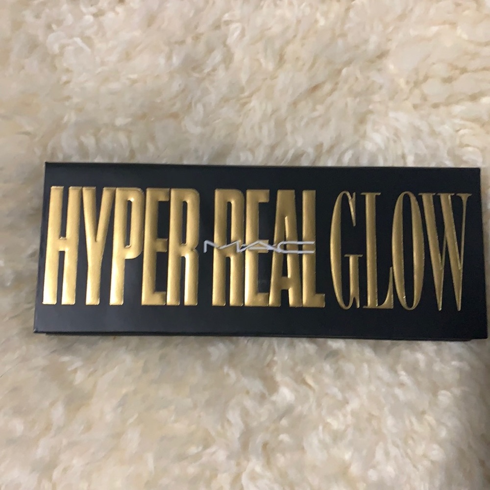 BRAND NEW MAC HYPER REAL GLOW PALETTE